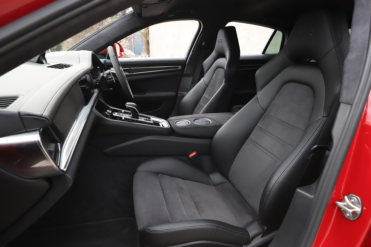 2021 Porsche PANAMERA 