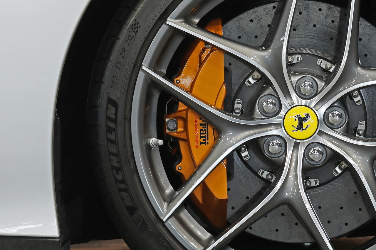 2013 Ferrari F12berlinetta null