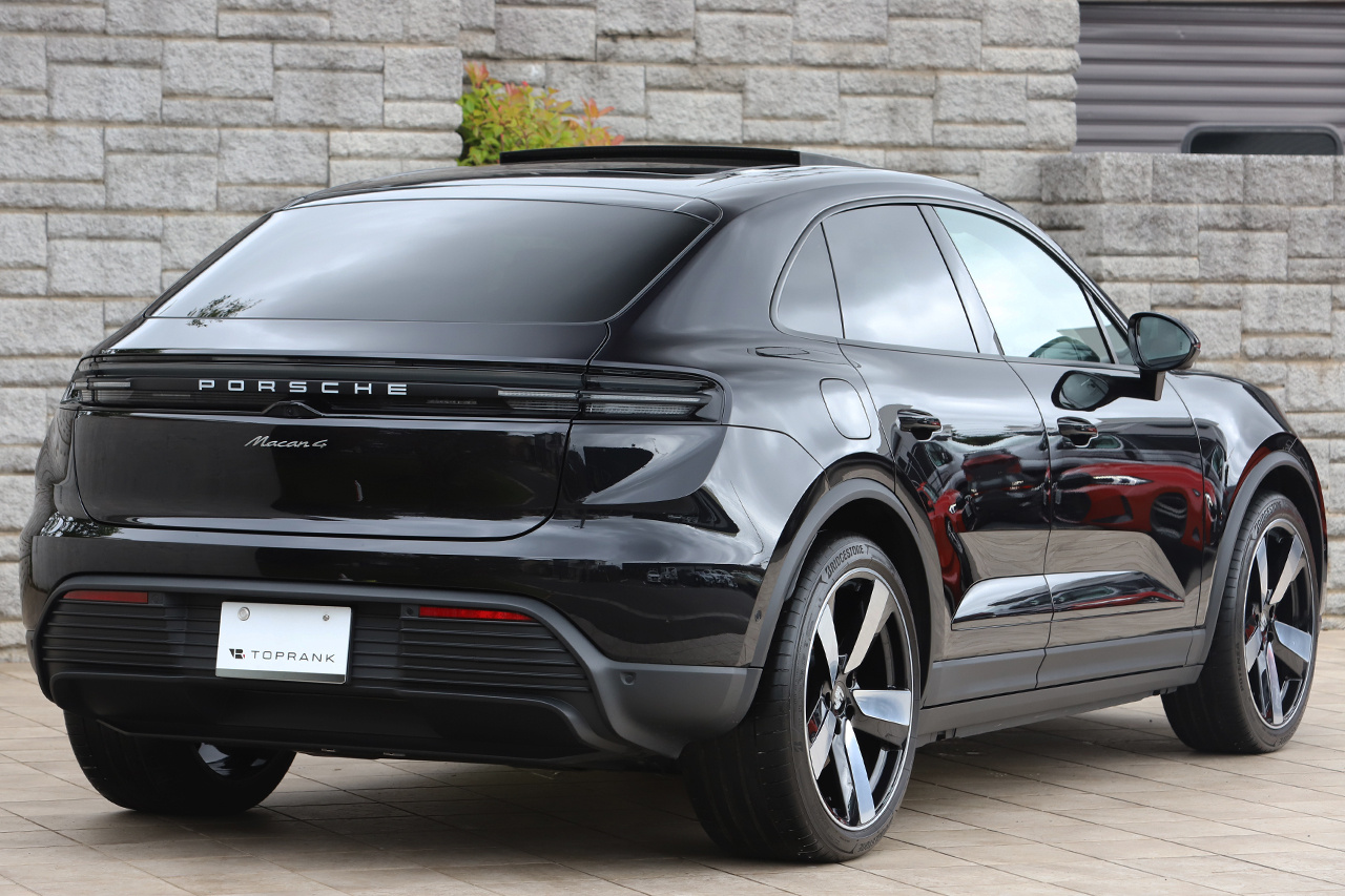 2025 Porsche MACAN 