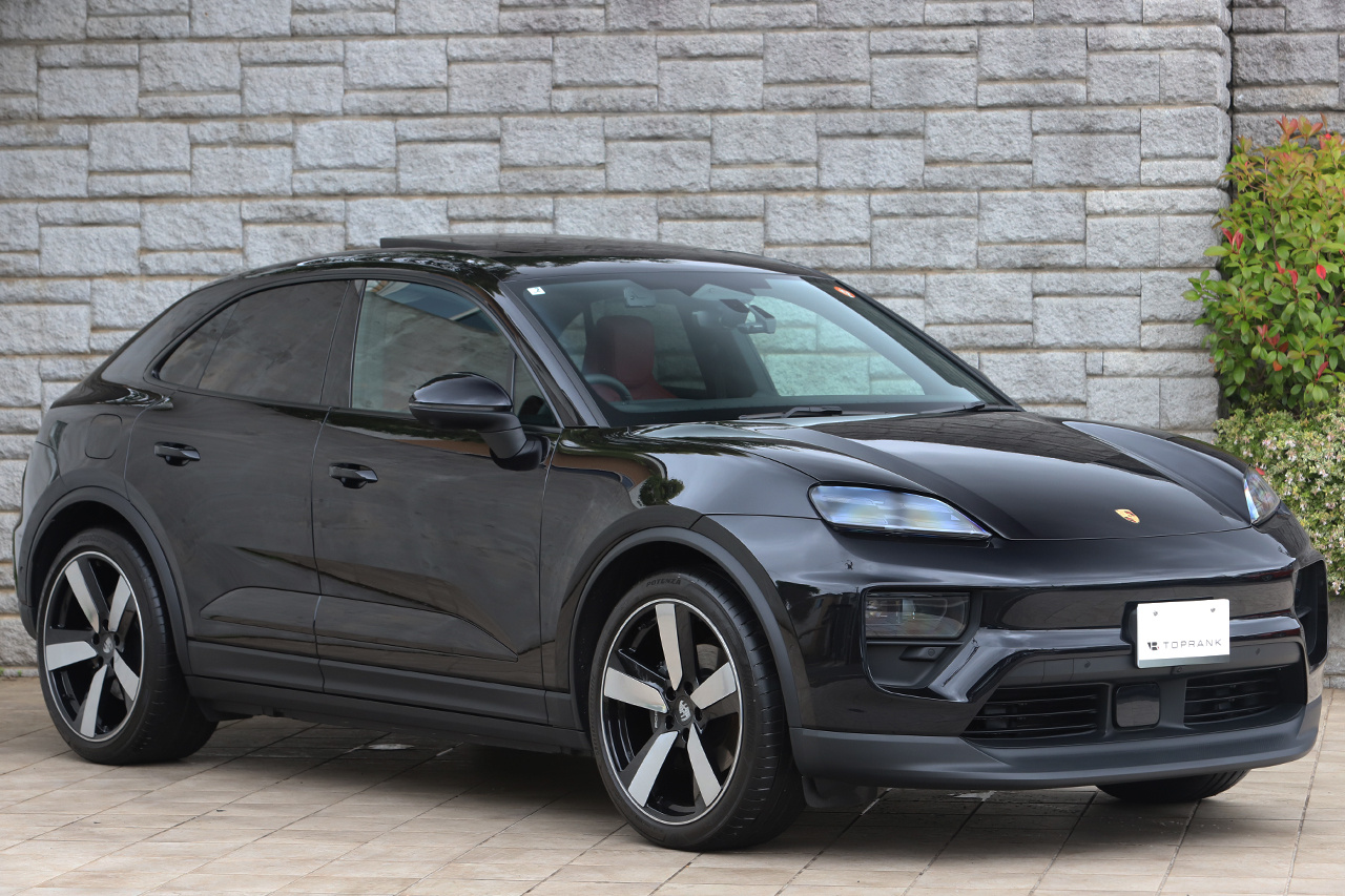 2025 Porsche MACAN 