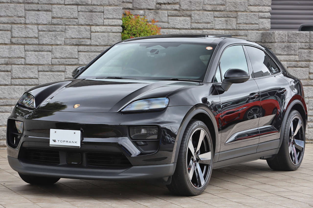 2025 Porsche MACAN 