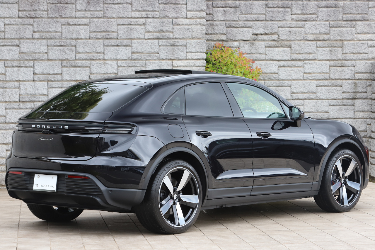 2025 Porsche MACAN 