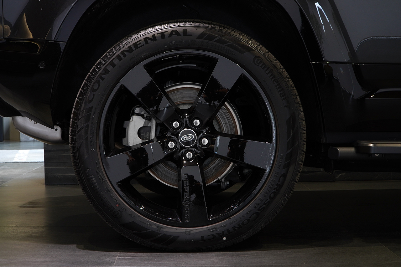 2025 Land Rover DEFENDER null