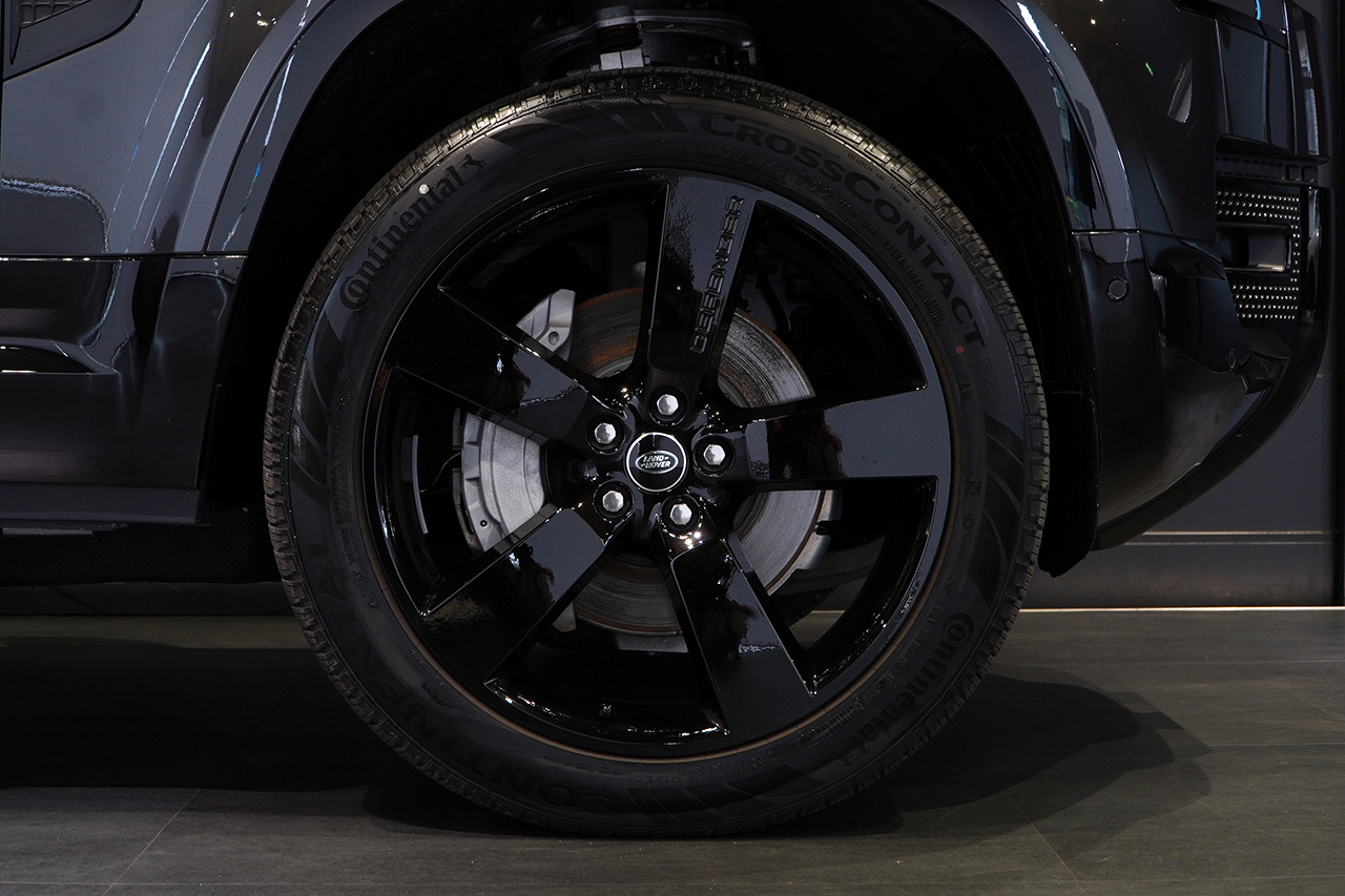 2025 Land Rover DEFENDER null
