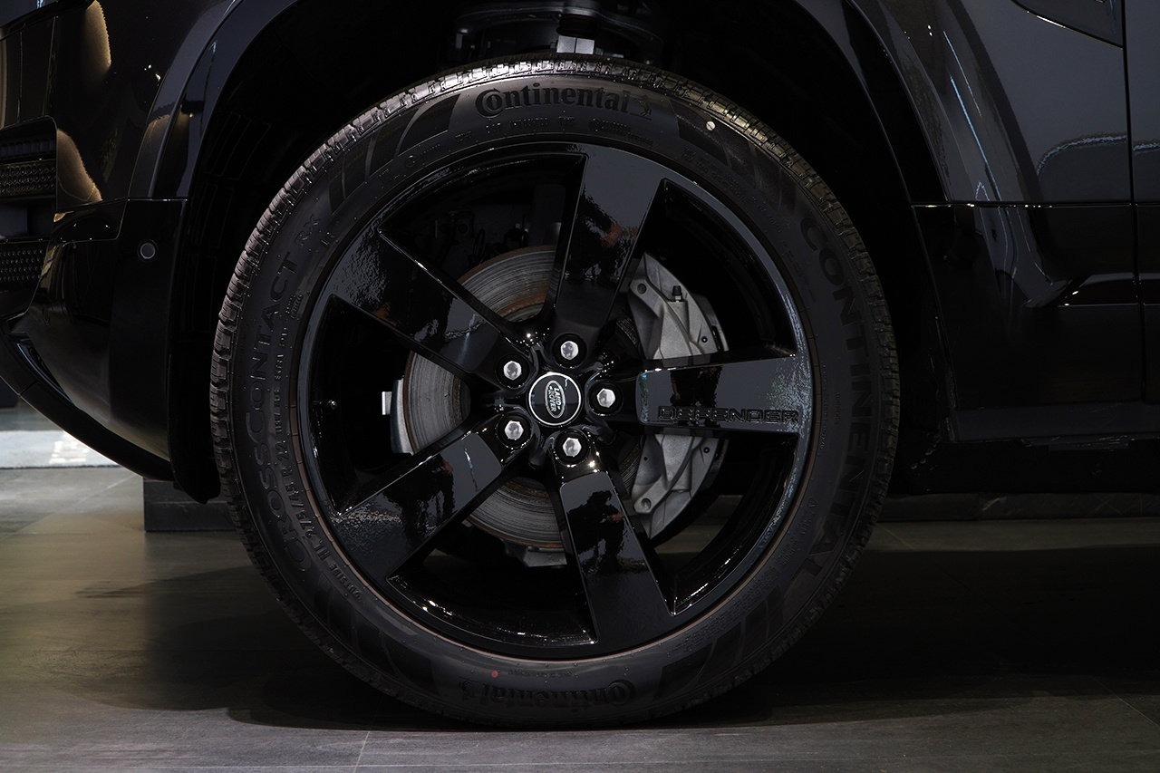 2025 Land Rover DEFENDER null