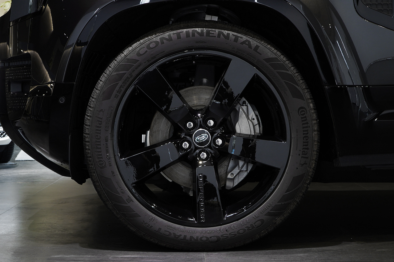 2025 Land Rover DEFENDER null