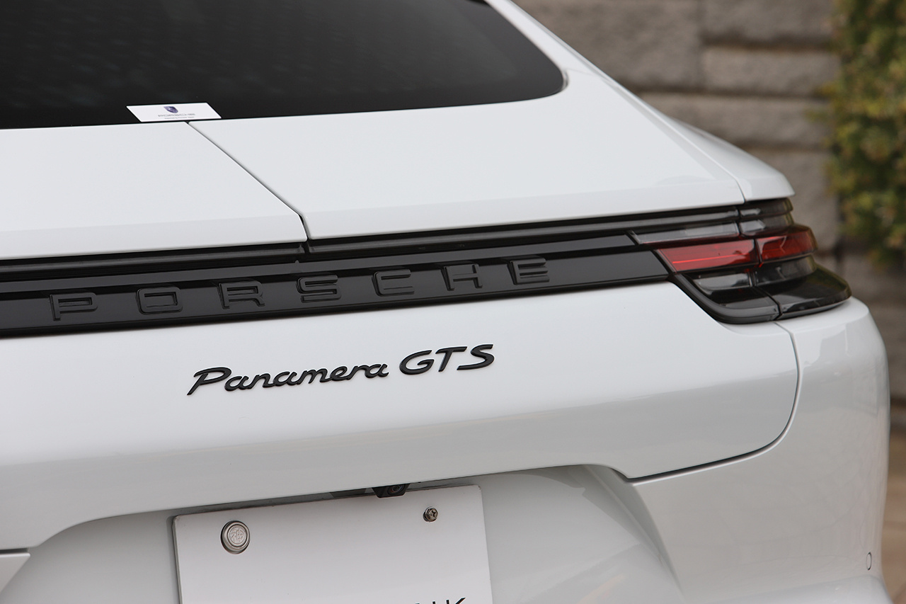 2019 Porsche PANAMERA null
