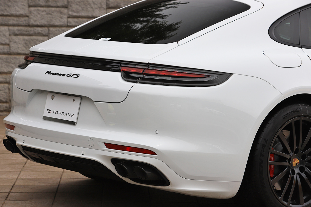 2019 Porsche PANAMERA null
