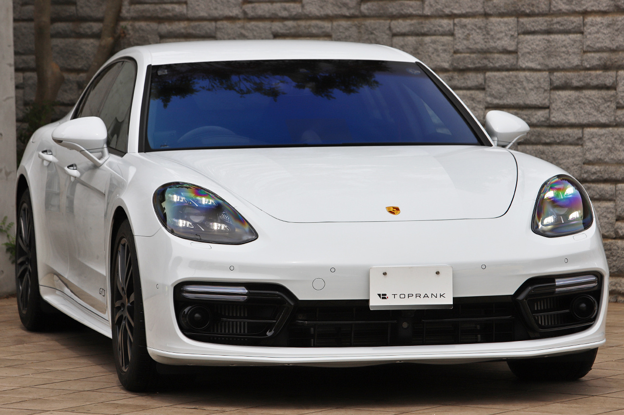 2019 Porsche PANAMERA null
