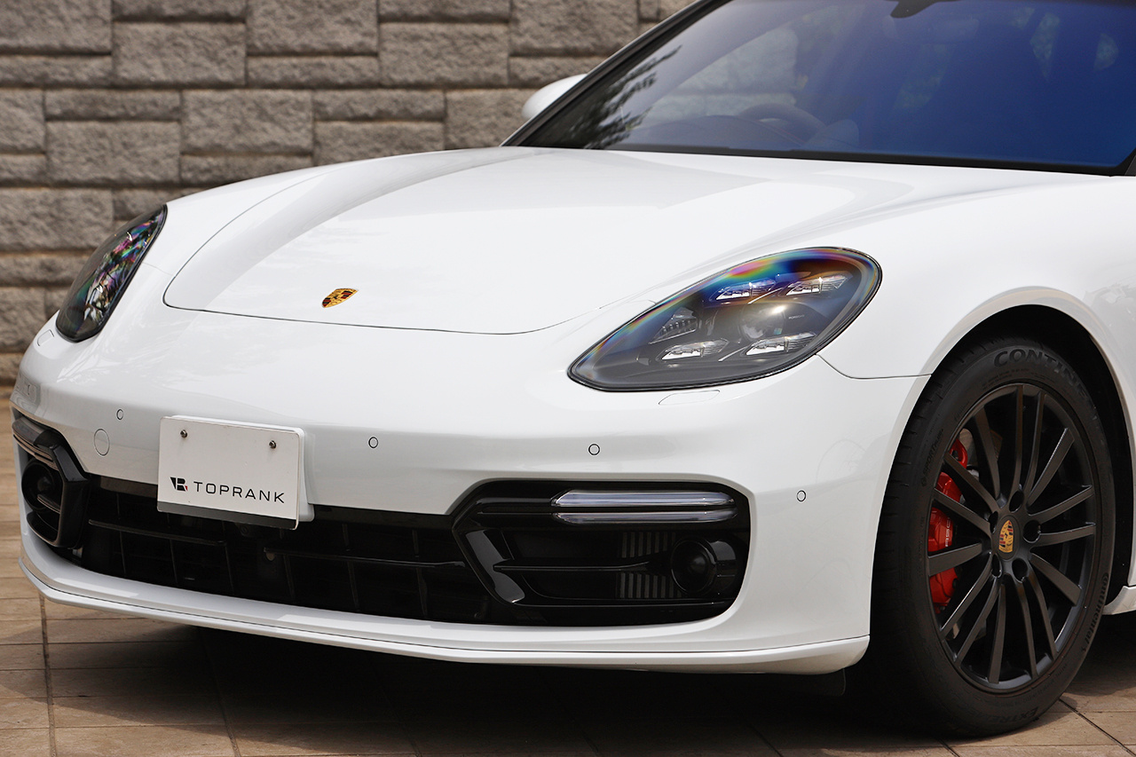 2019 Porsche PANAMERA null