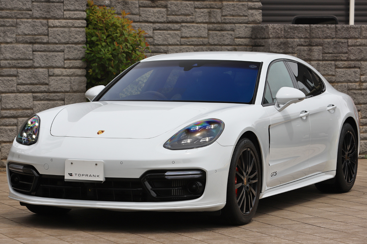 2019 Porsche PANAMERA null