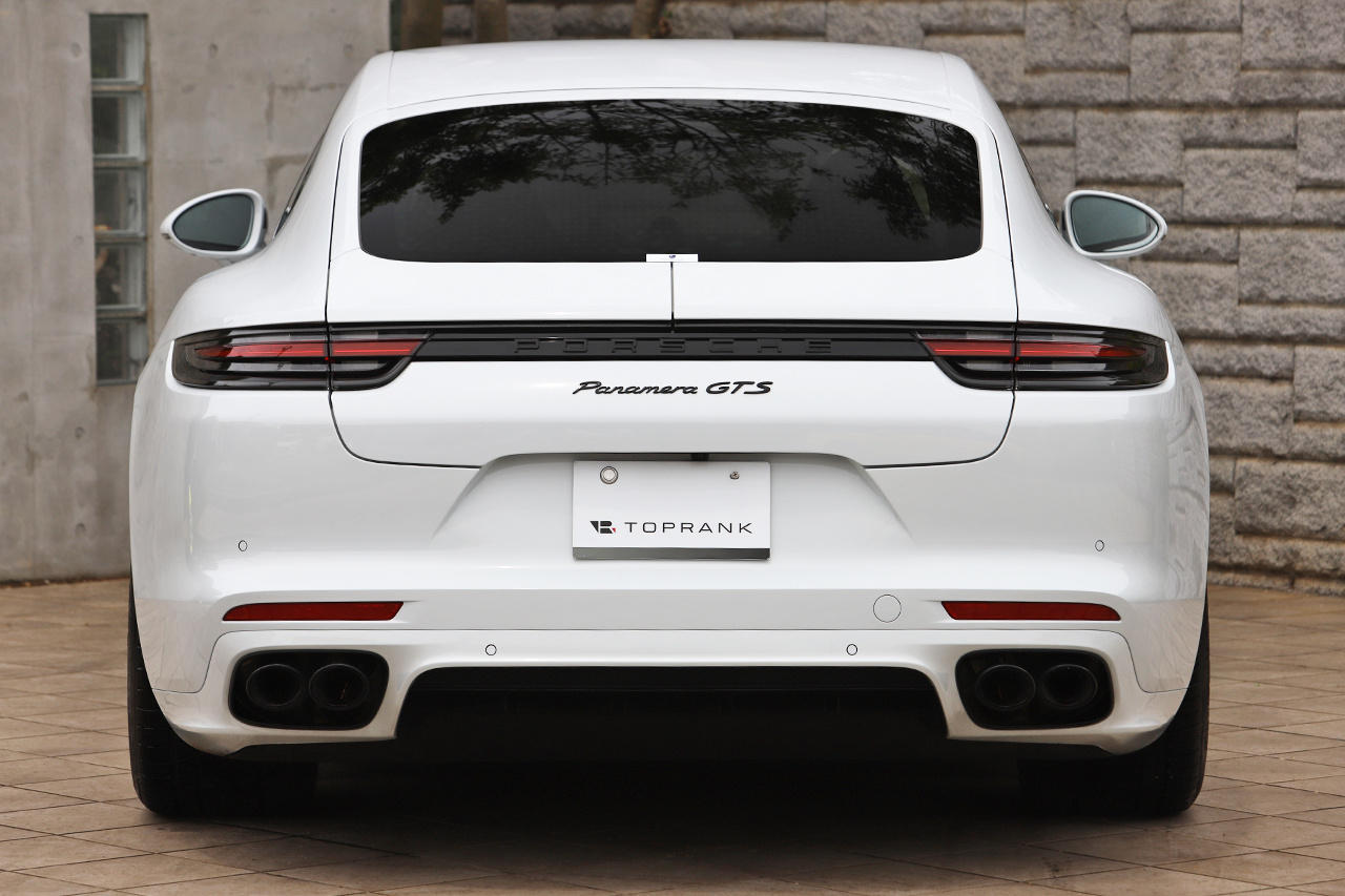 2019 Porsche PANAMERA null