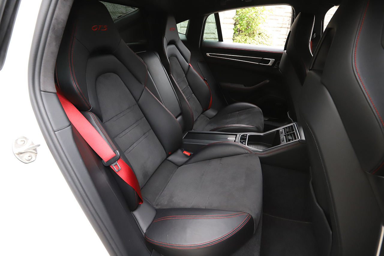 2019 Porsche PANAMERA null