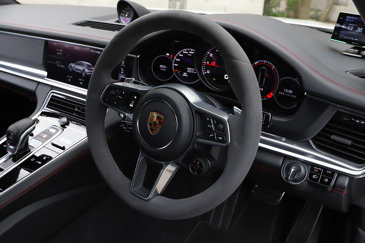 2019 Porsche PANAMERA null