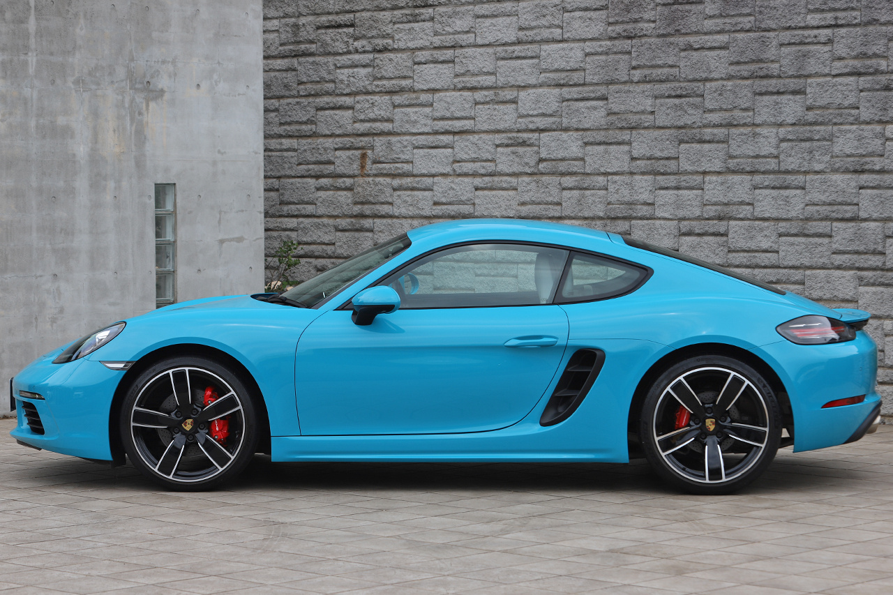 2021 Porsche 718 CAYMAN 