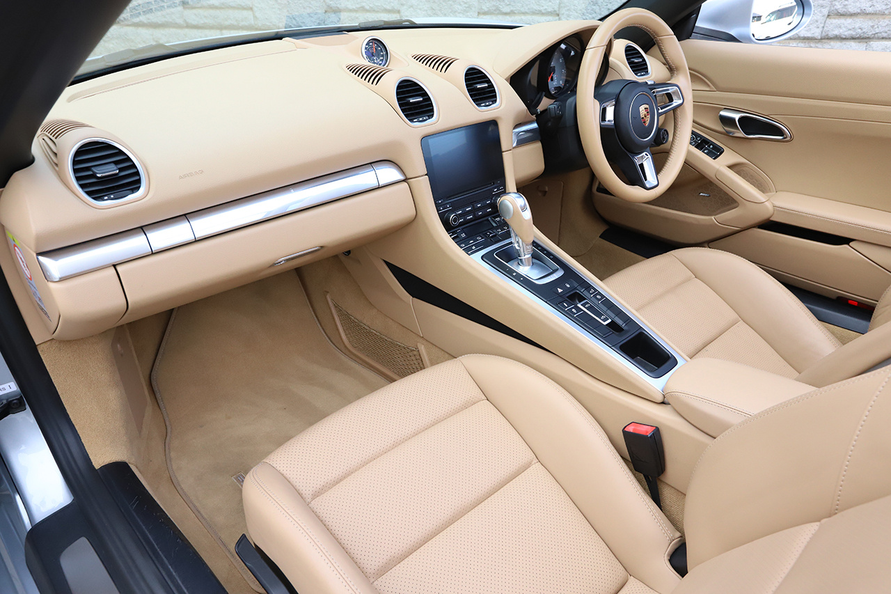 2017 Porsche 718 BOXSTER 