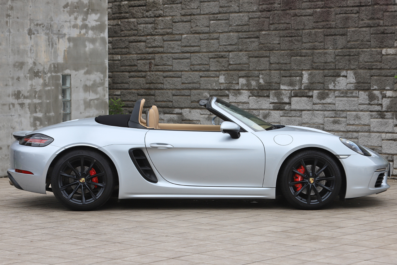 2017 Porsche 718 BOXSTER 