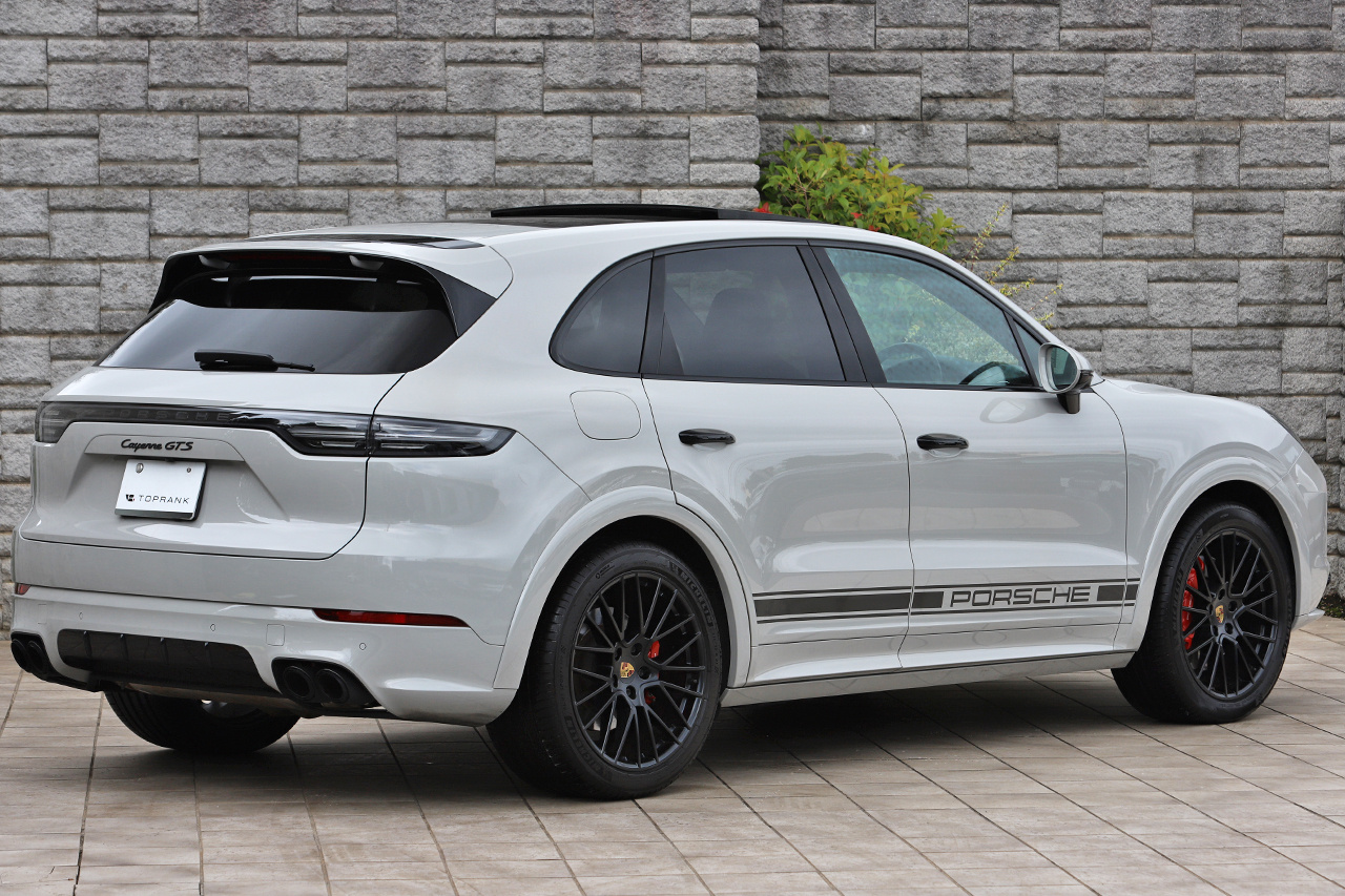 2021 Porsche CAYENNE null