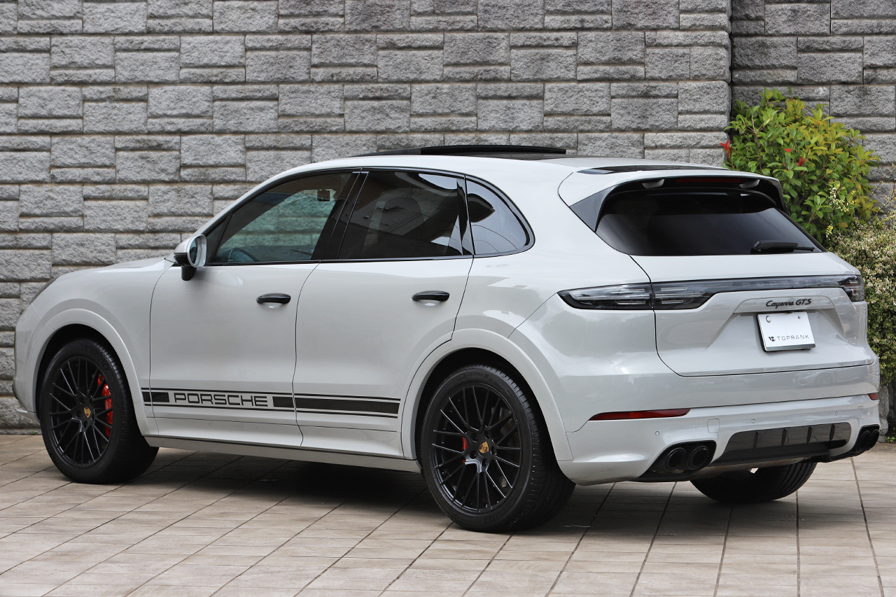 2021 Porsche CAYENNE null