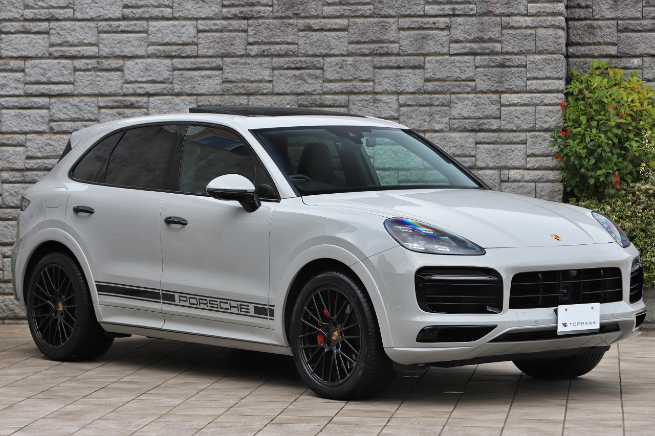 2021 Porsche CAYENNE null