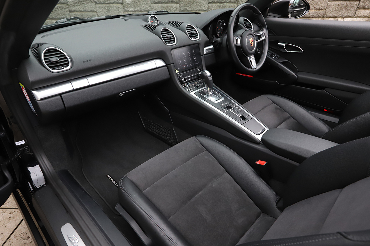 2020 Porsche 718 BOXSTER 