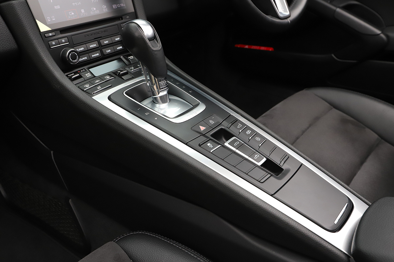 2020 Porsche 718 BOXSTER 