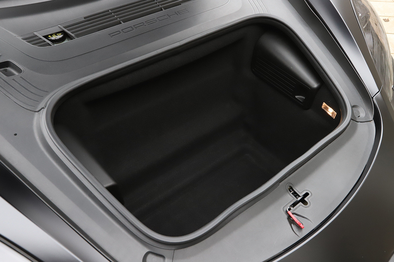 2020 Porsche 718 BOXSTER 