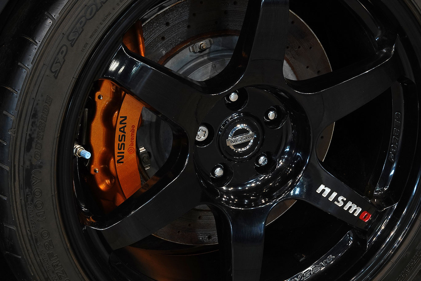 2015 Nissan GT-R R35 GT-R NISMO・MY15・Optional Titanium Muffler, Factory Carbon Fiber Recaro Seats