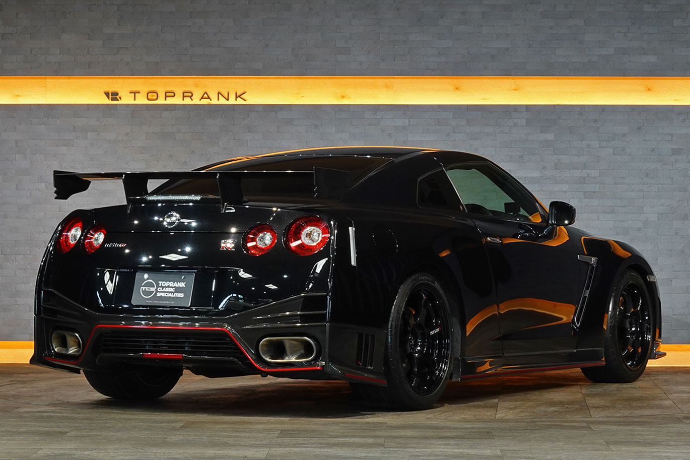 2015 Nissan GT-R R35 GT-R NISMO・MY15・Optional Titanium Muffler, Factory Carbon Fiber Recaro Seats