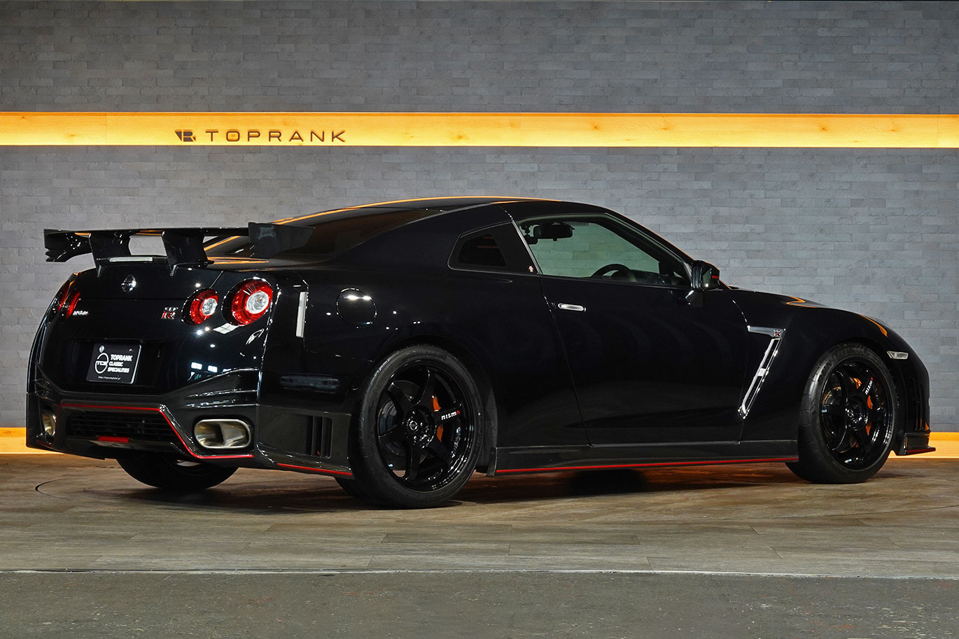 2015 Nissan GT-R R35 GT-R NISMO・MY15・Optional Titanium Muffler, Factory Carbon Fiber Recaro Seats