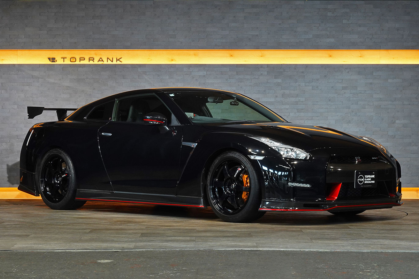 2015 Nissan GT-R R35 GT-R NISMO・MY15・Optional Titanium Muffler, Factory Carbon Fiber Recaro Seats