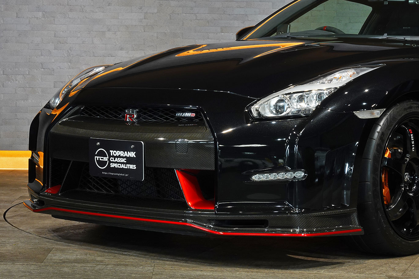 2015 Nissan GT-R R35 GT-R NISMO・MY15・Optional Titanium Muffler, Factory Carbon Fiber Recaro Seats