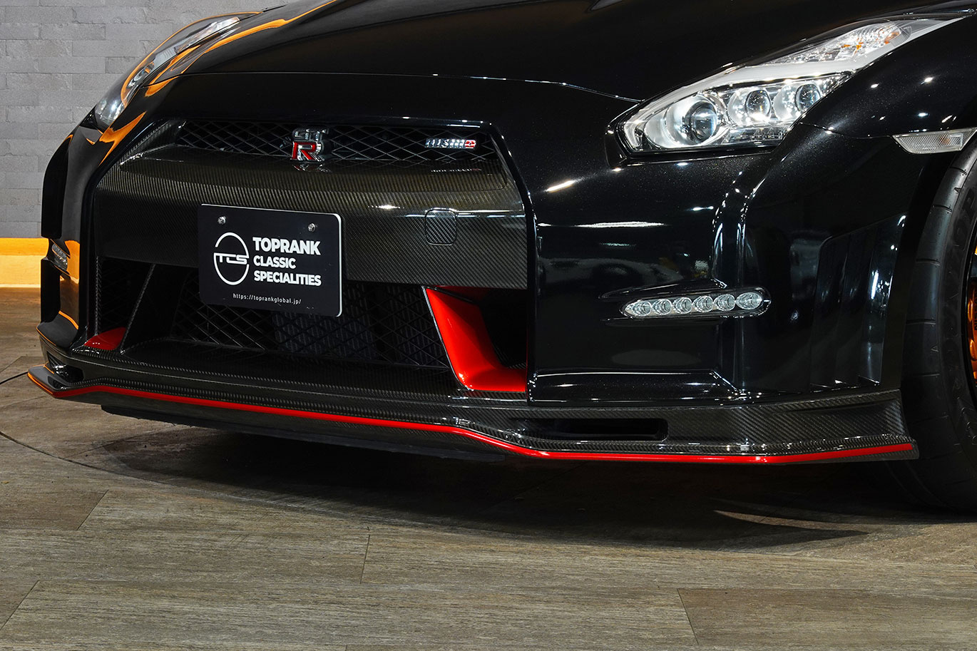 2015 Nissan GT-R R35 GT-R NISMO・MY15・Optional Titanium Muffler, Factory Carbon Fiber Recaro Seats