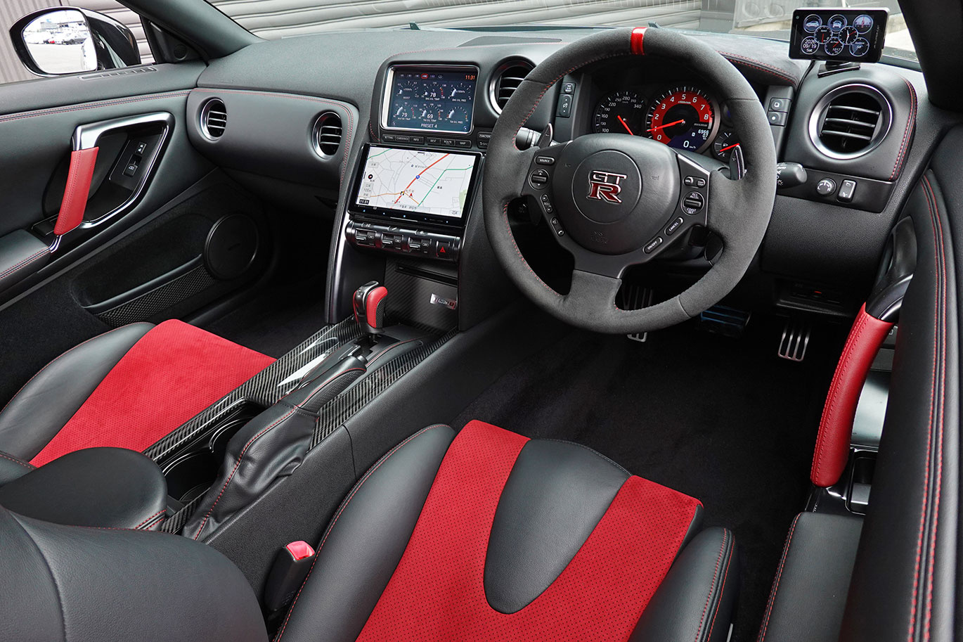 2015 Nissan GT-R R35 GT-R NISMO・MY15・Optional Titanium Muffler, Factory Carbon Fiber Recaro Seats