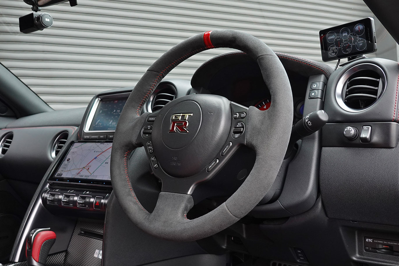 2015 Nissan GT-R R35 GT-R NISMO・MY15・Optional Titanium Muffler, Factory Carbon Fiber Recaro Seats