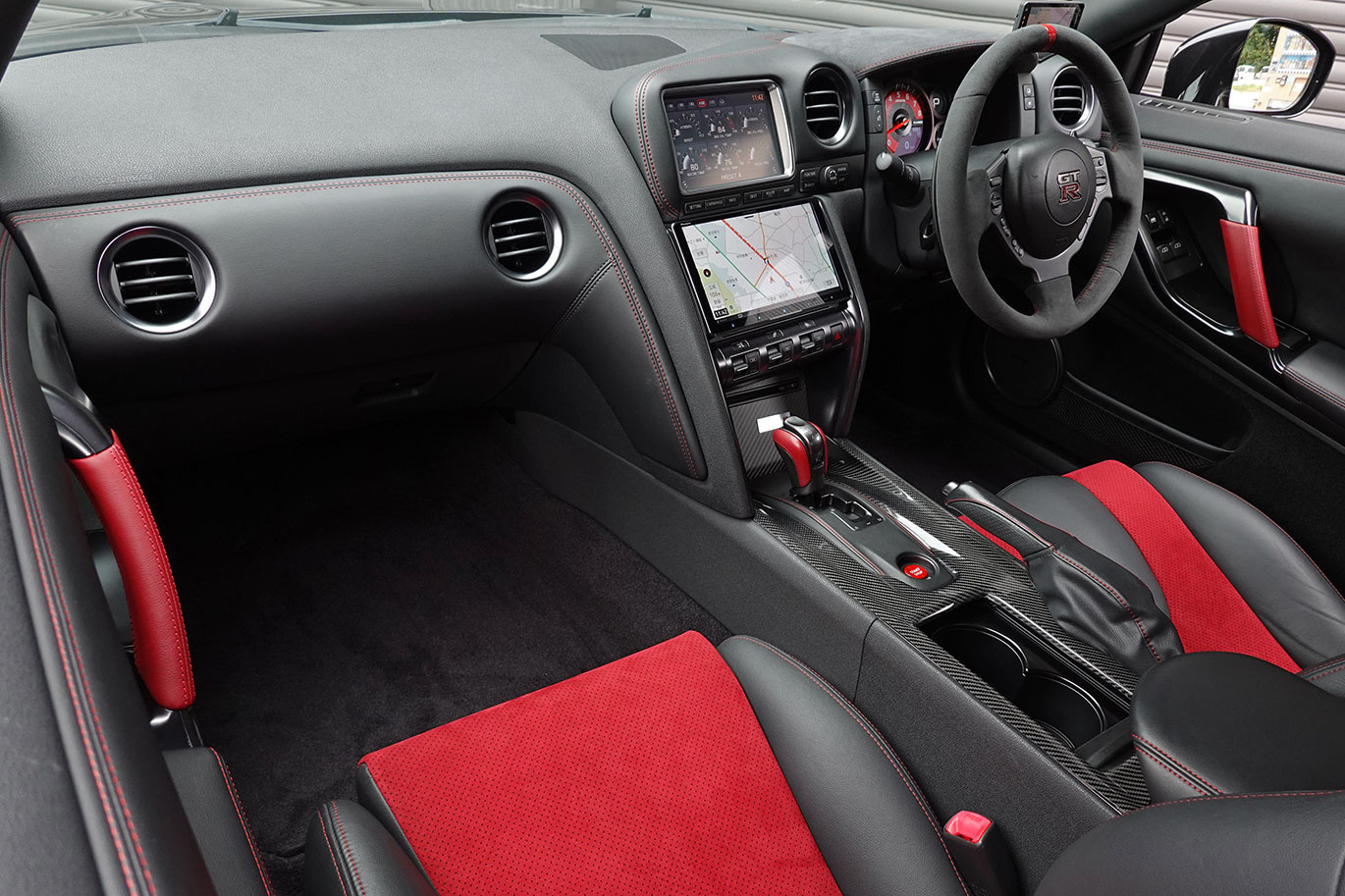 2015 Nissan GT-R R35 GT-R NISMO・MY15・Optional Titanium Muffler, Factory Carbon Fiber Recaro Seats
