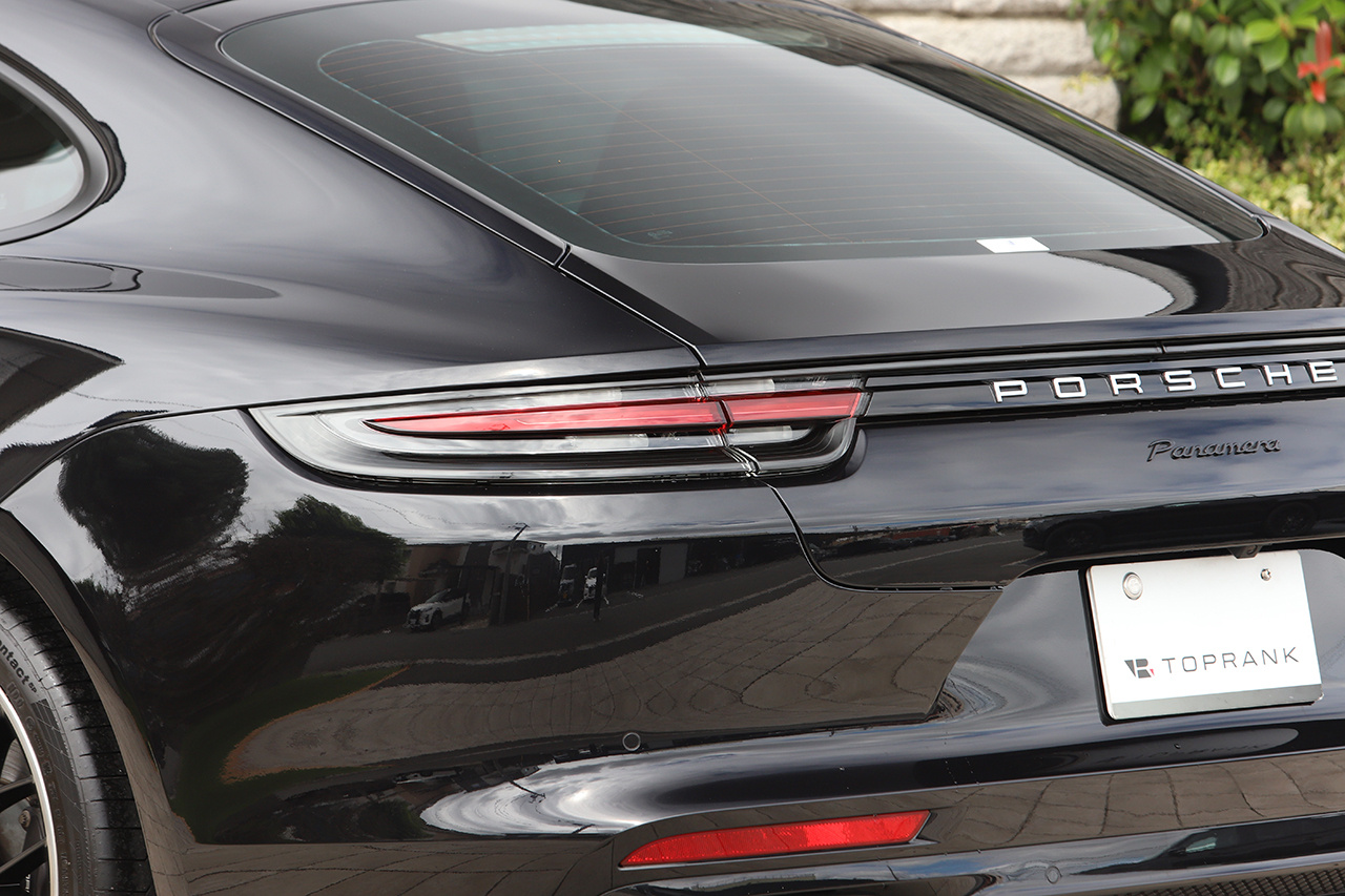 2018 Porsche PANAMERA null