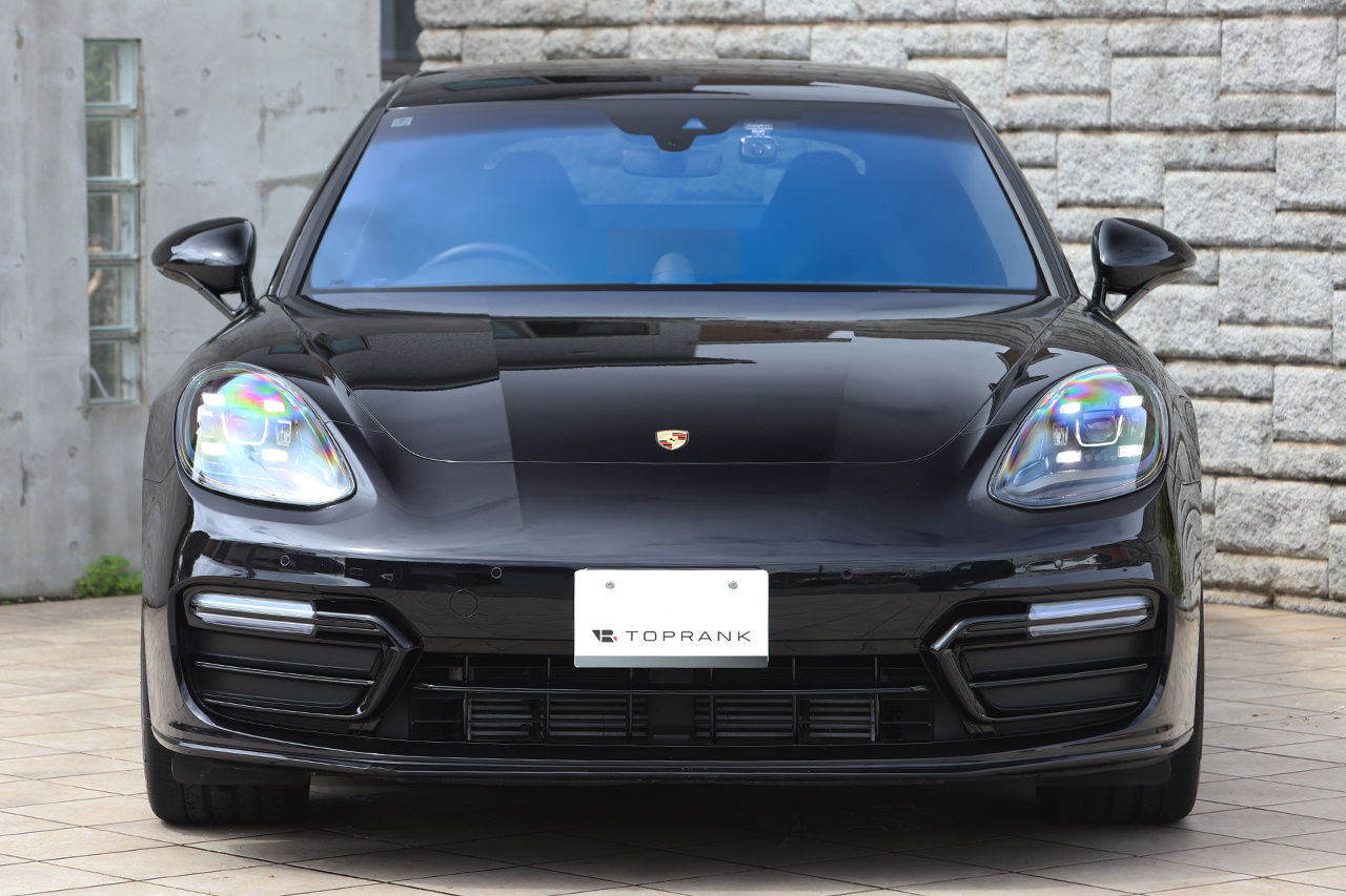 2018 Porsche PANAMERA null