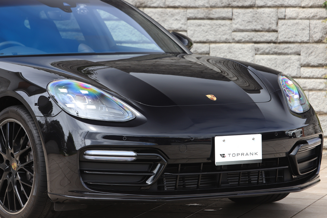 2018 Porsche PANAMERA null