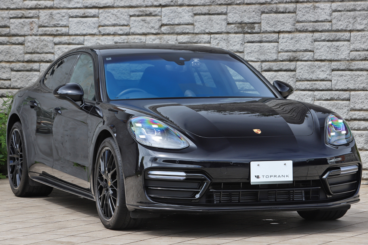 2018 Porsche PANAMERA null