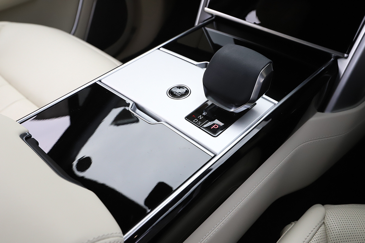 2024 Land Rover RANGE ROVER 