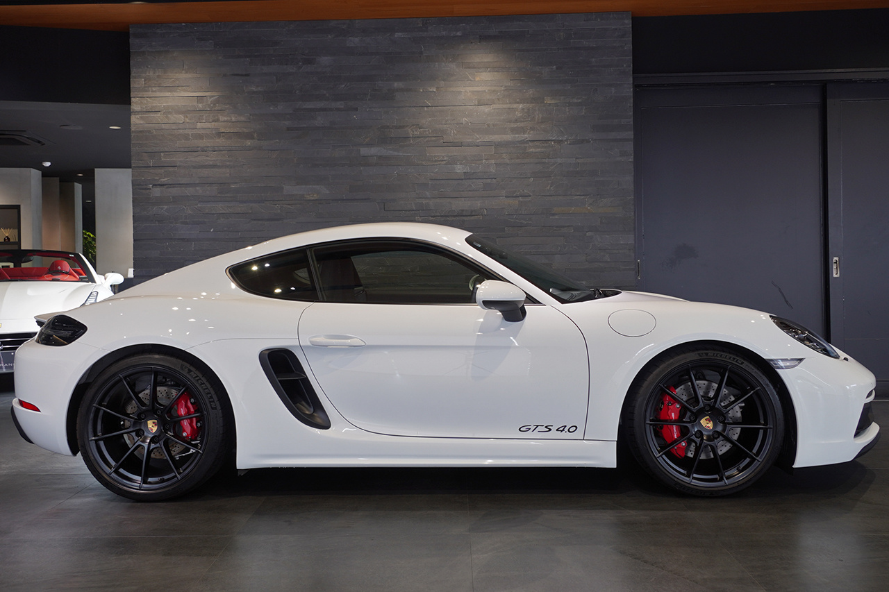 2025 Porsche 718 CAYMAN null
