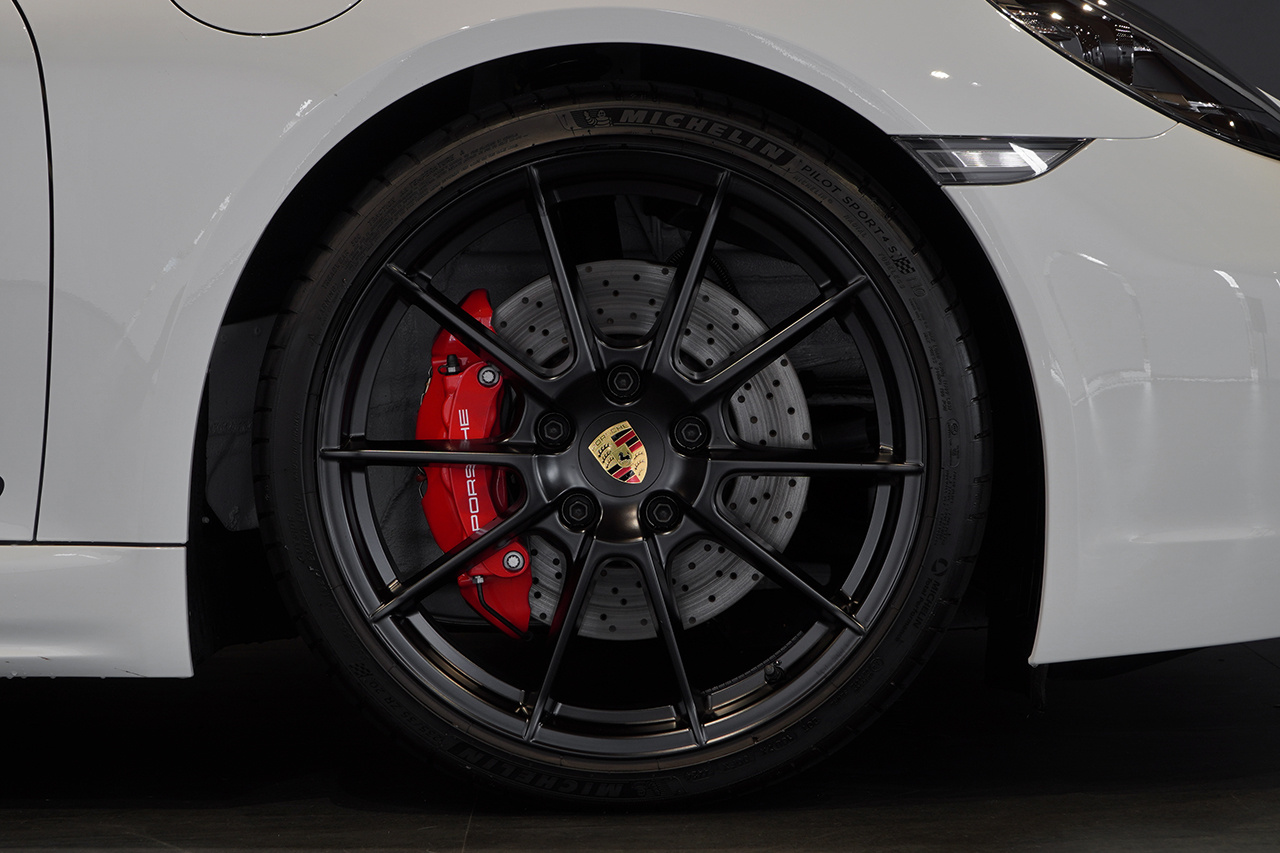 2025 Porsche 718 CAYMAN null