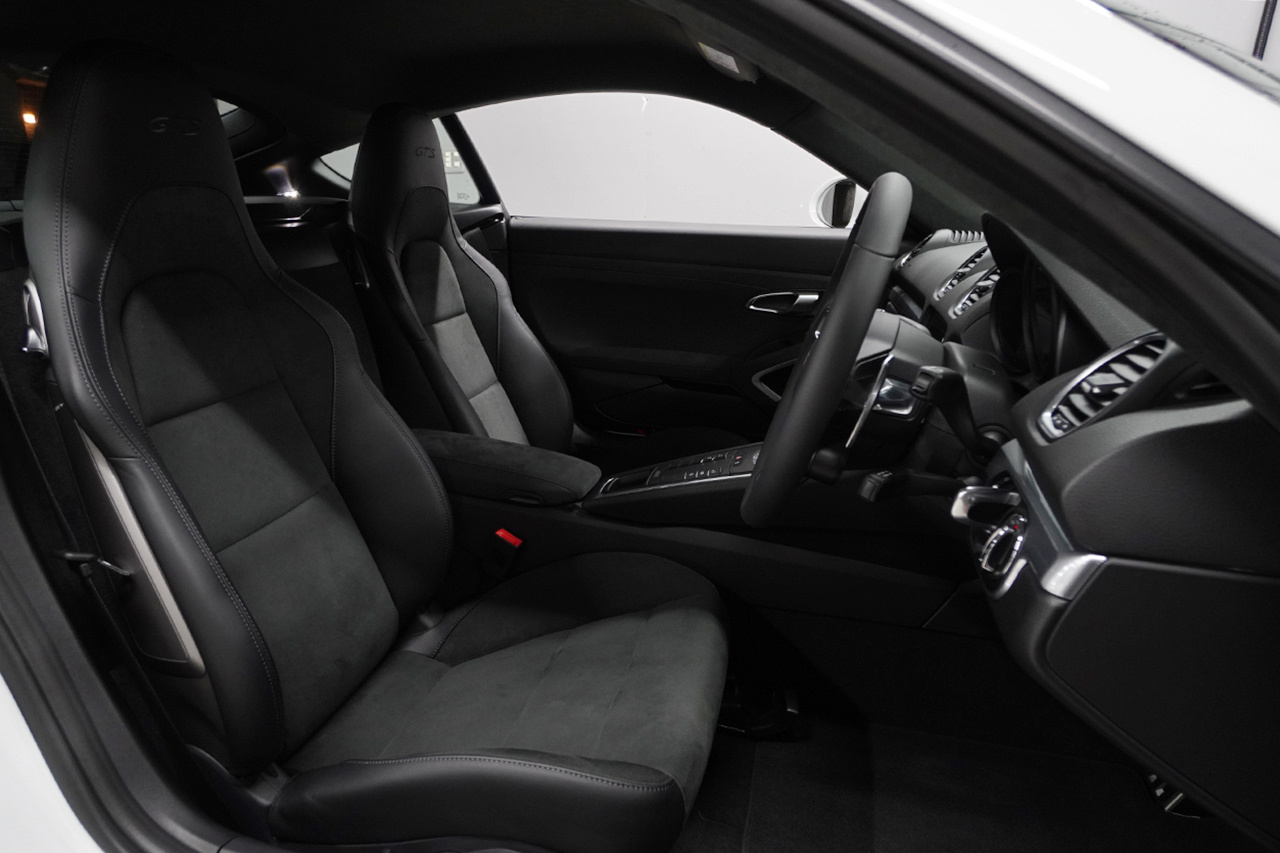 2025 Porsche 718 CAYMAN null