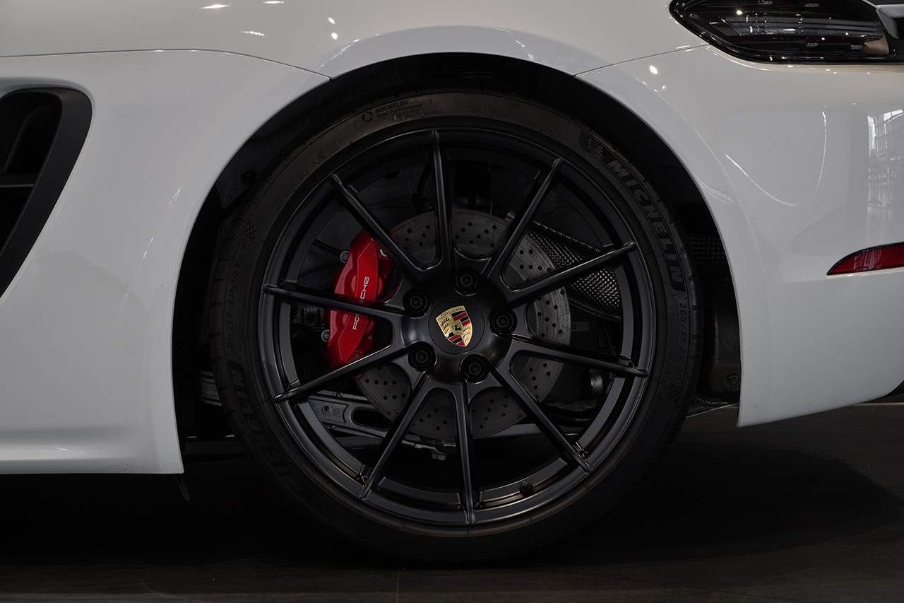 2025 Porsche 718 CAYMAN null