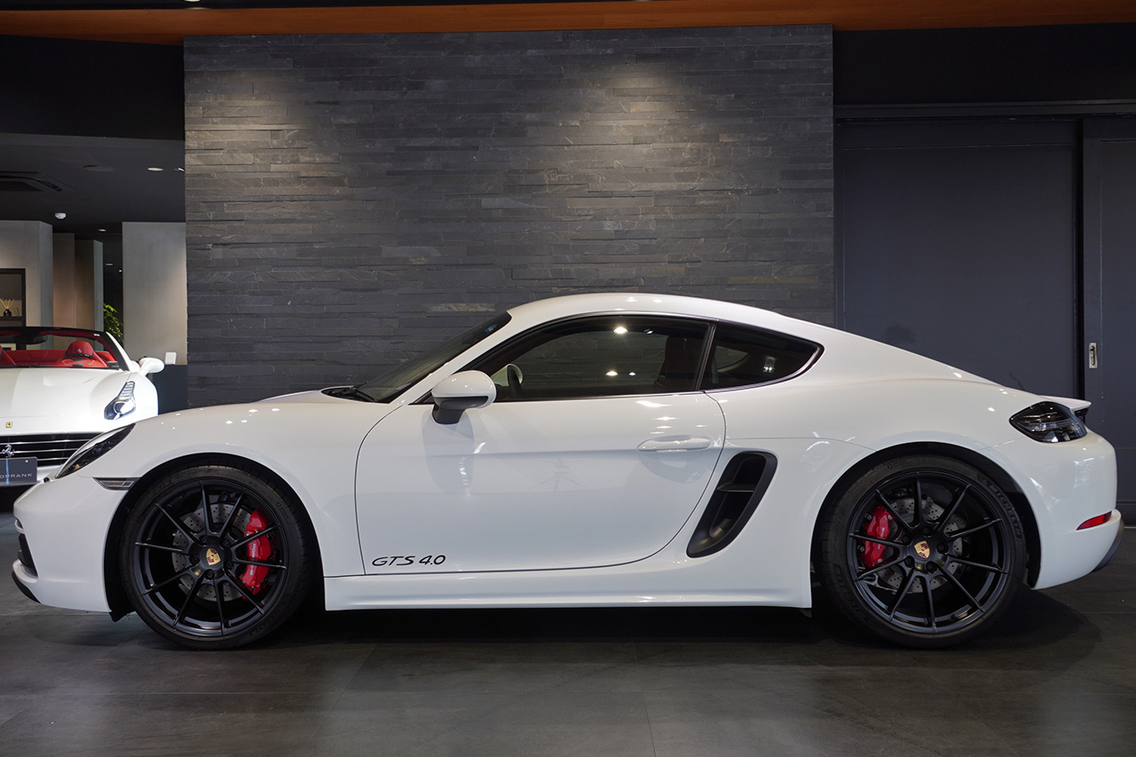 2025 Porsche 718 CAYMAN null