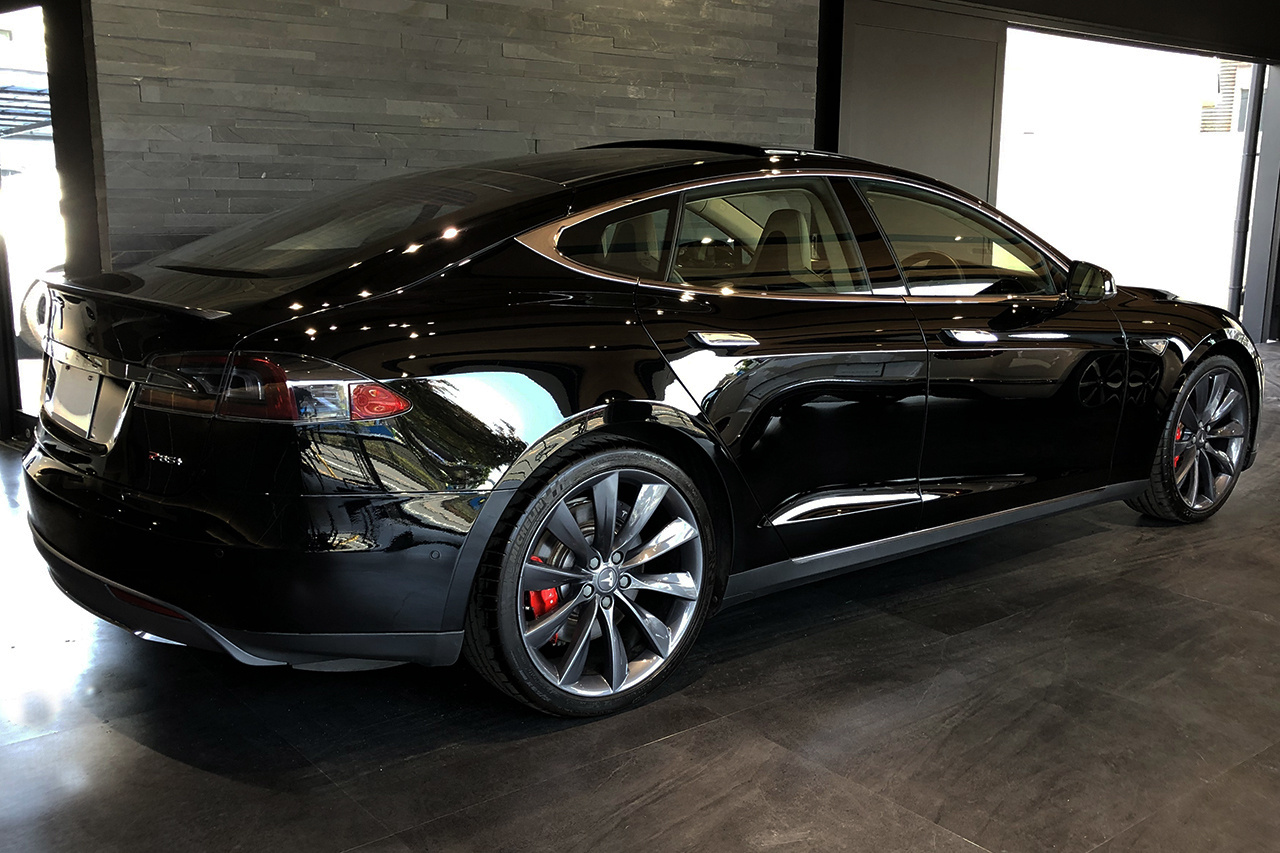 2014 TESLA model S P85+