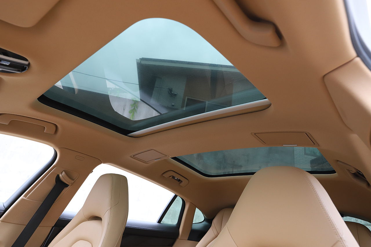 2018 Porsche PANAMERA null