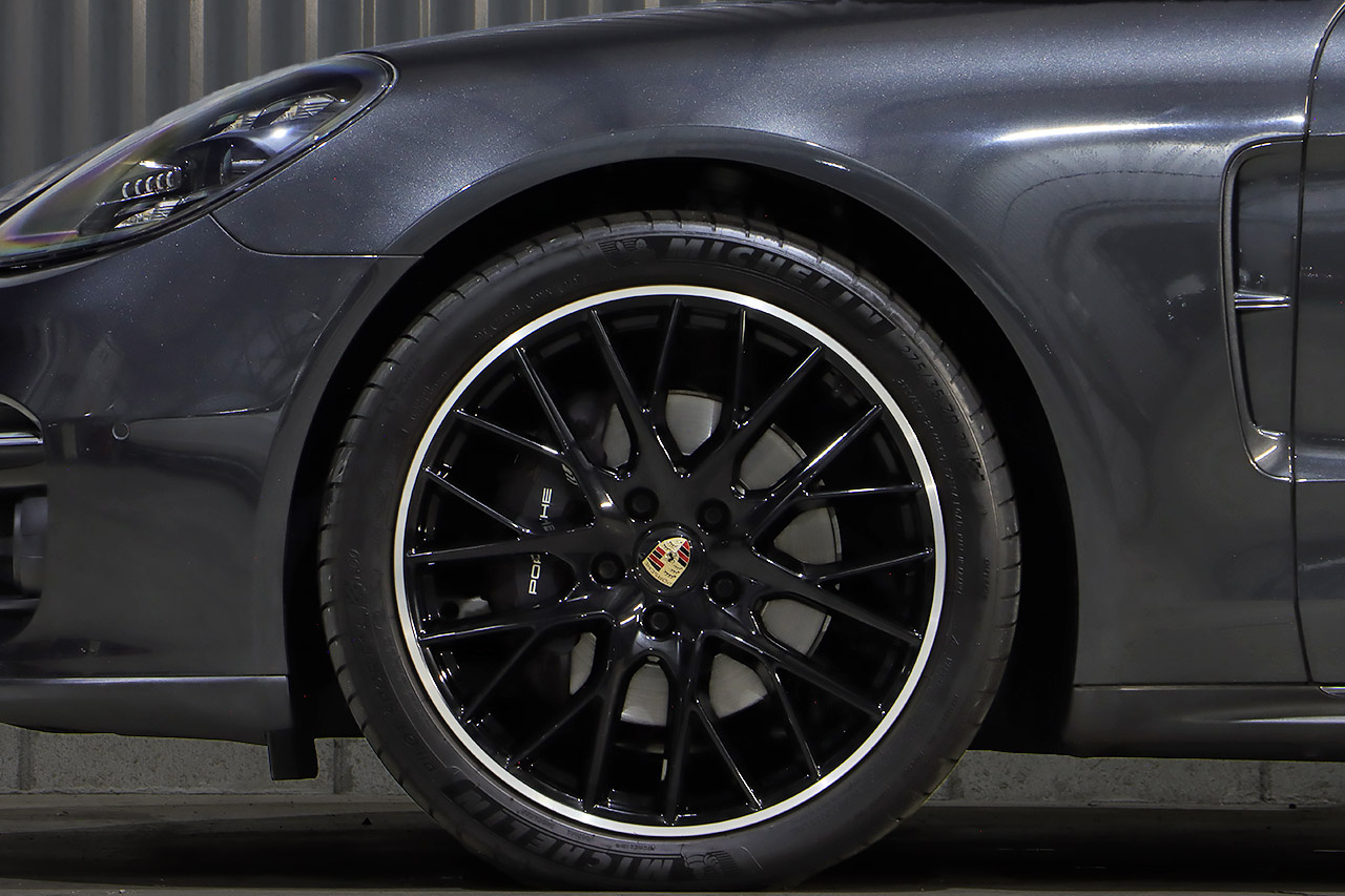 2021 Porsche PANAMERA null