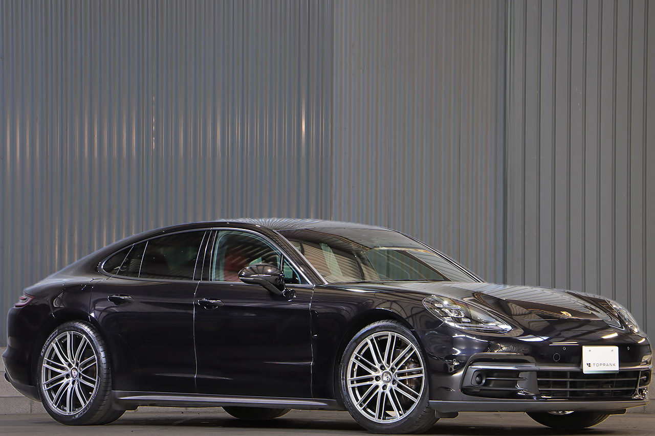 2018 Porsche PANAMERA null